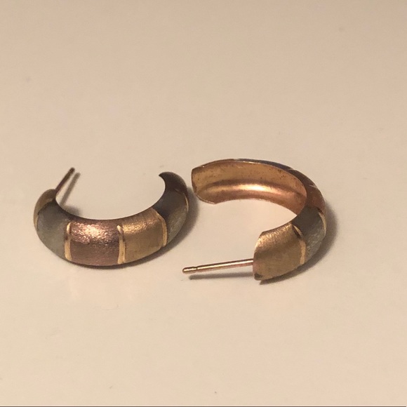 10K Gold Earrings in Tri-Tone - Picture 2 of 4
